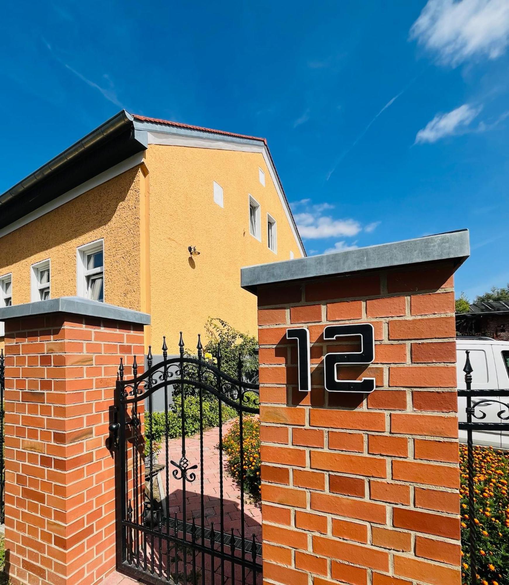 Gutshof Von Gemuenden Ferienwohnung 1 Bernau bei Berlin Buitenkant foto